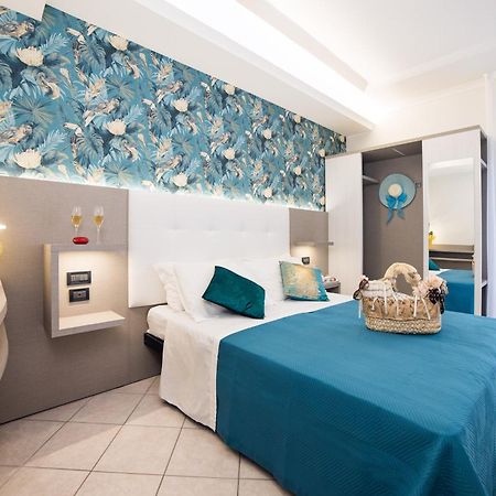 Viva Beach Hotel Римини Экстерьер фото