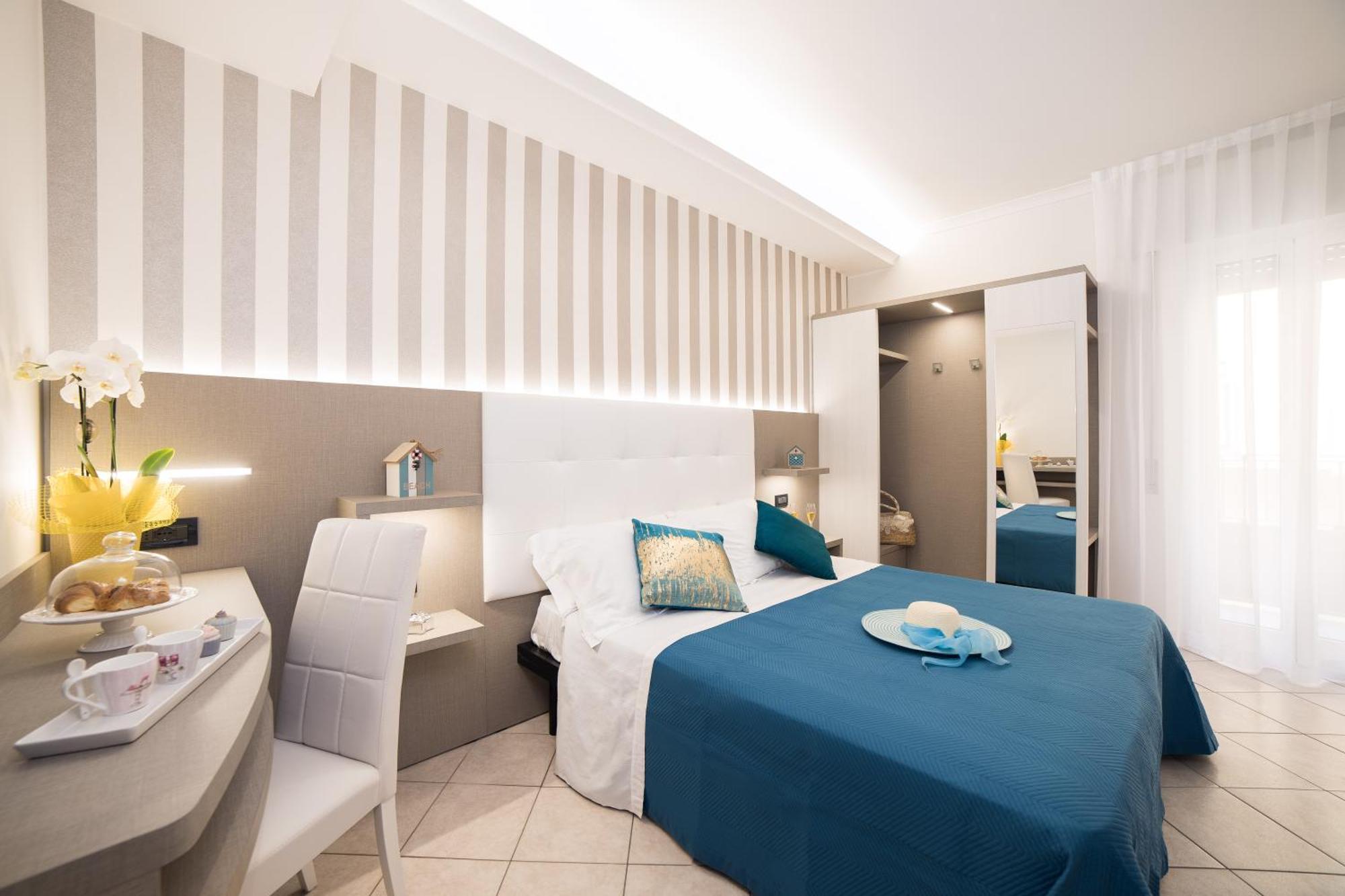 Viva Beach Hotel Римини Экстерьер фото