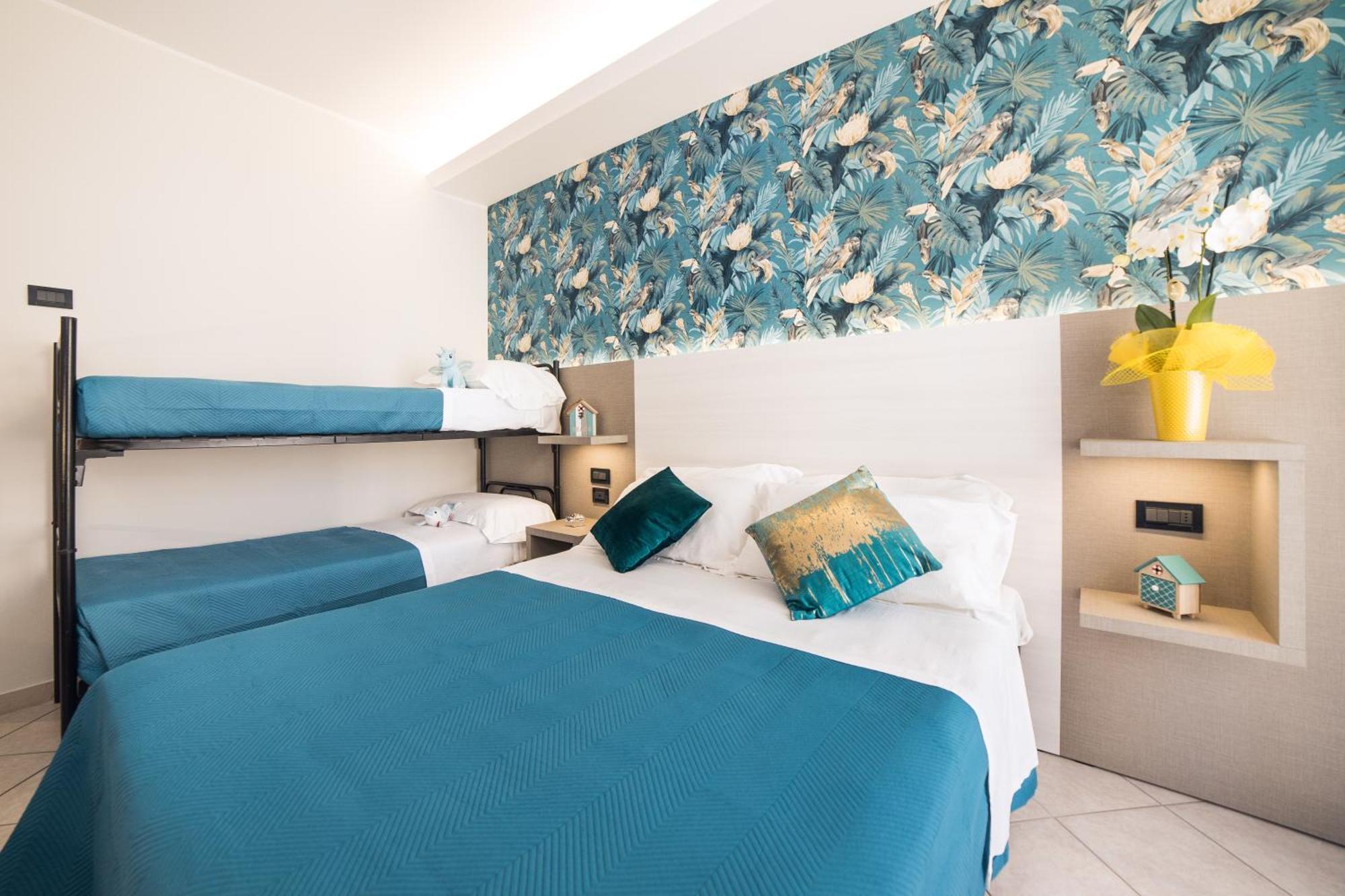 Viva Beach Hotel Римини Экстерьер фото