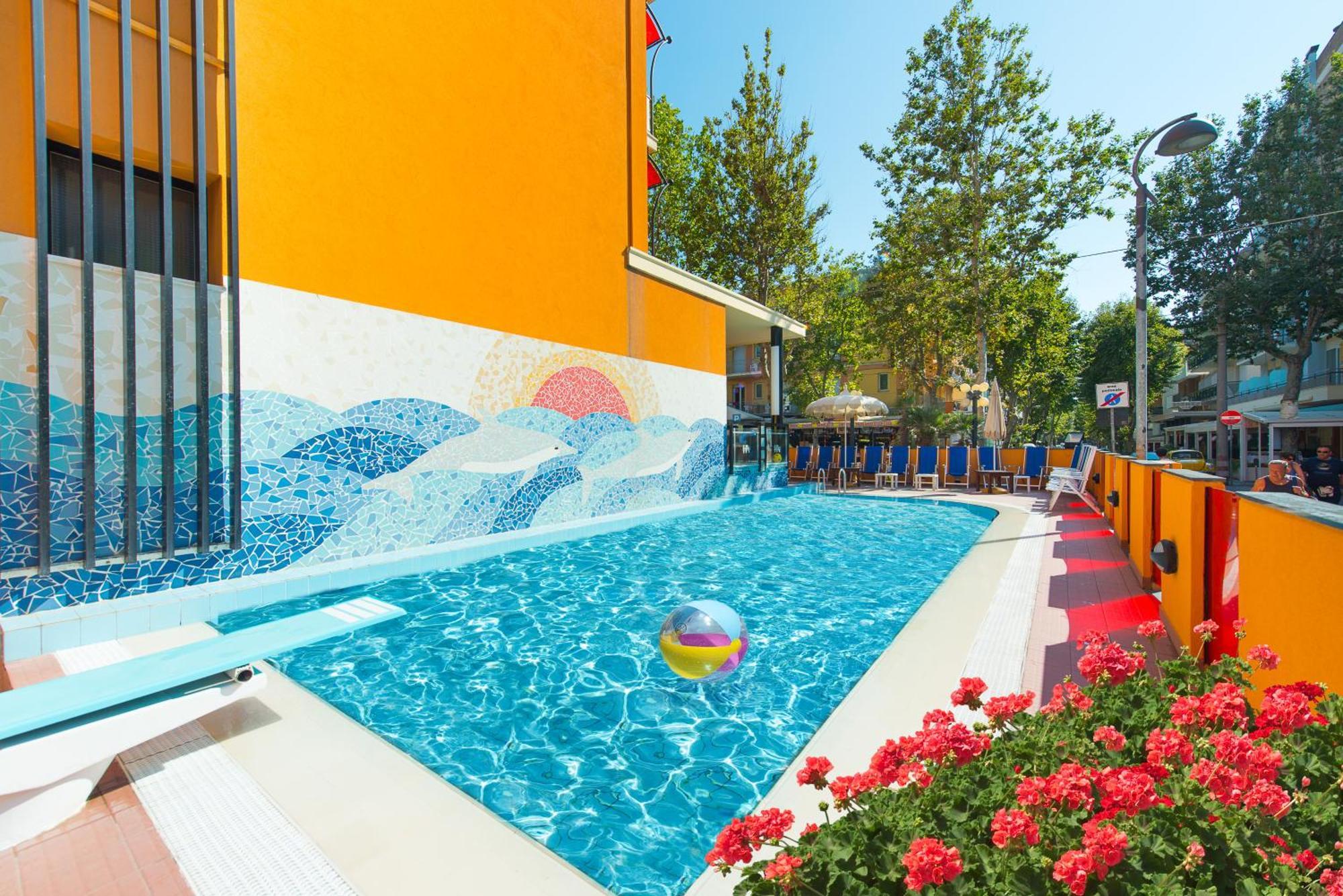 Viva Beach Hotel Римини Экстерьер фото